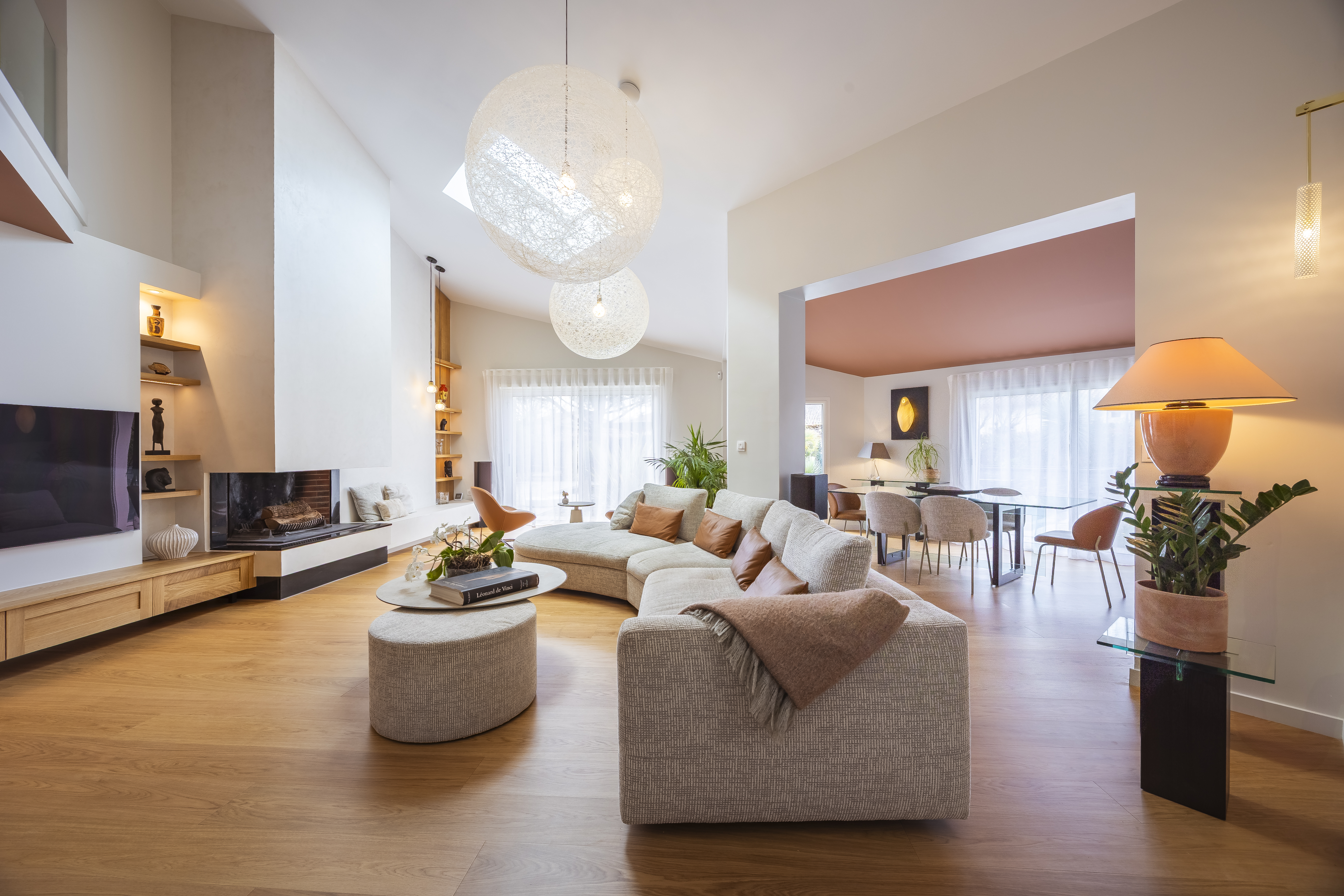 Maison aux portes de la ville "Rose"